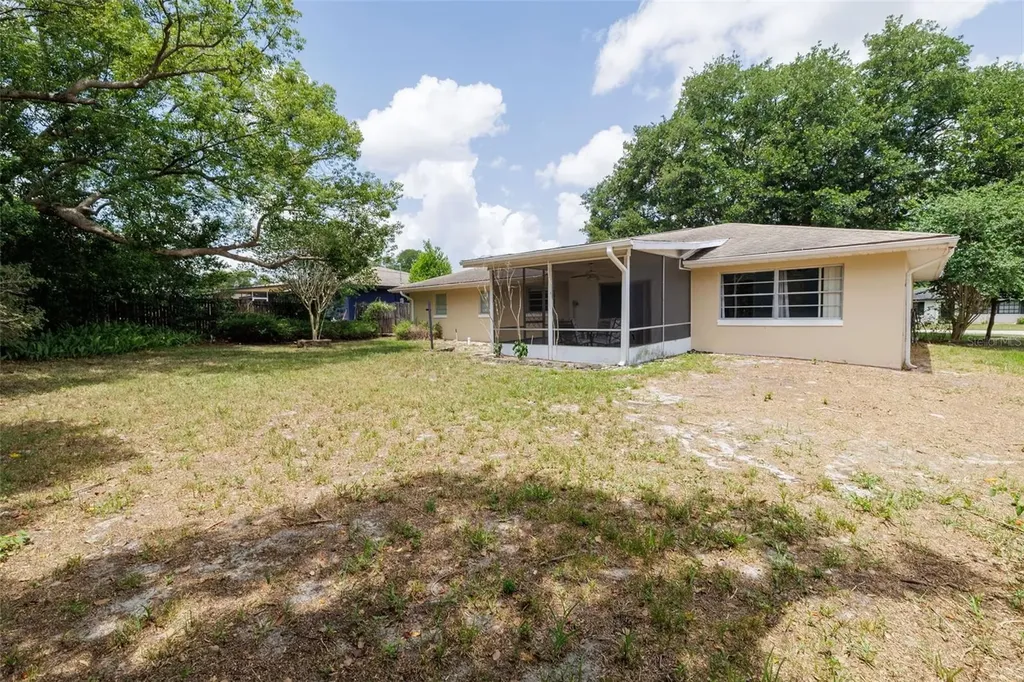 1987 S Old Mill Drive Deltona FL 32725