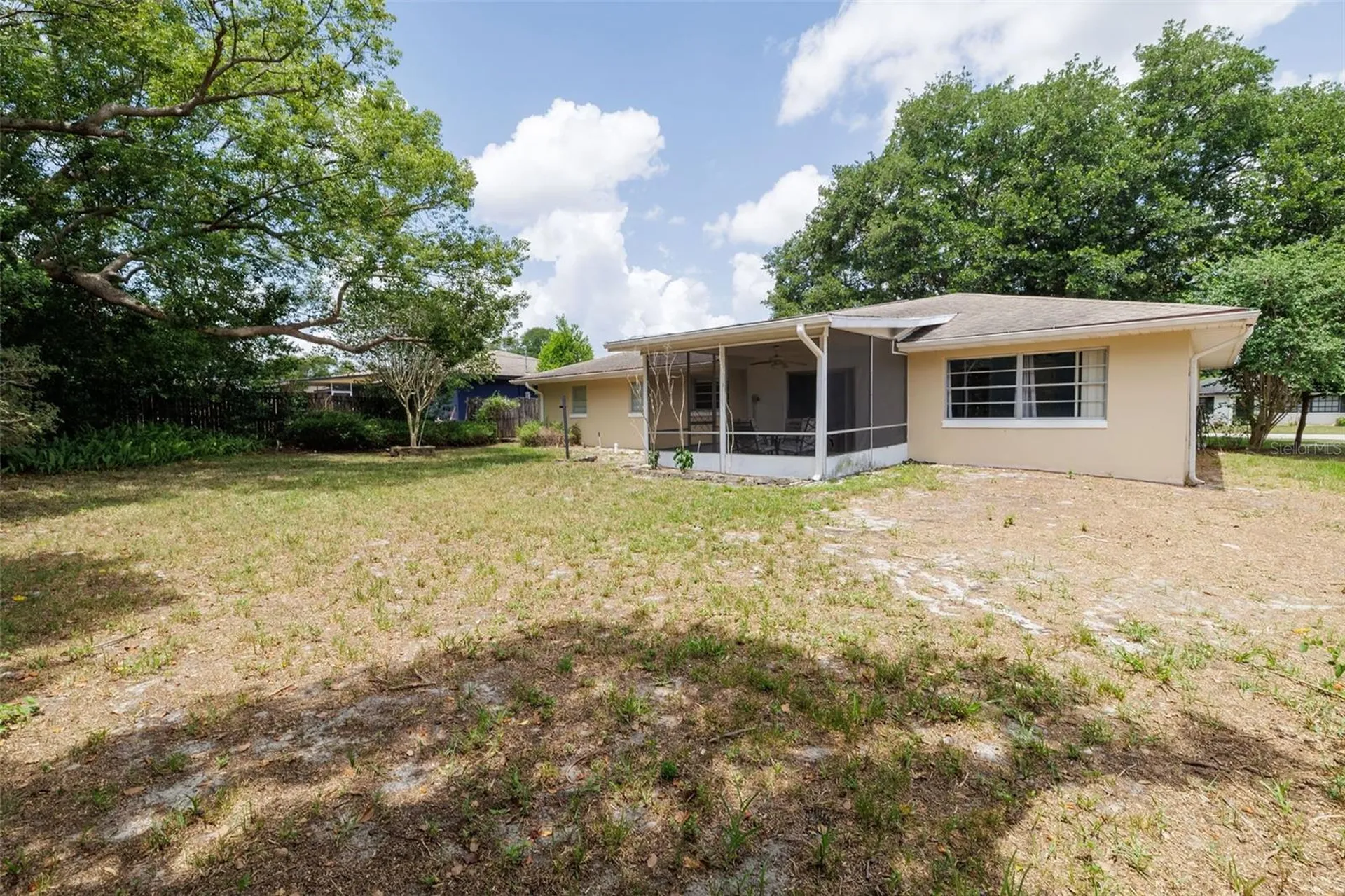 1987 S Old Mill Drive Deltona FL 32725
