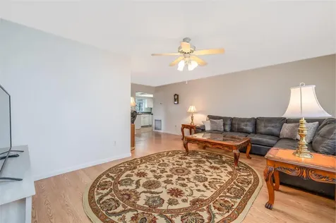 1987 S Old Mill Drive Deltona FL 32725