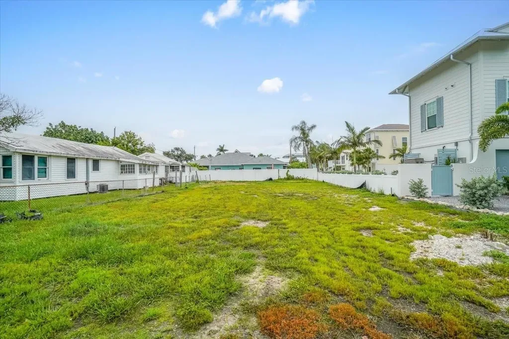 121 48th Street Holmes Beach FL 34217