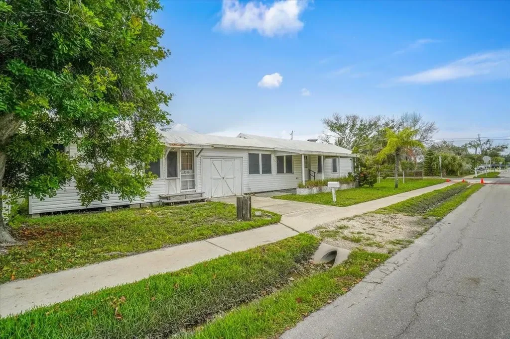 121 48th Street Holmes Beach FL 34217