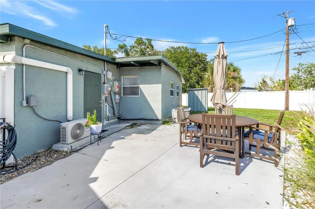 7599 Meadowlawn Drive N St Petersburg FL 33702