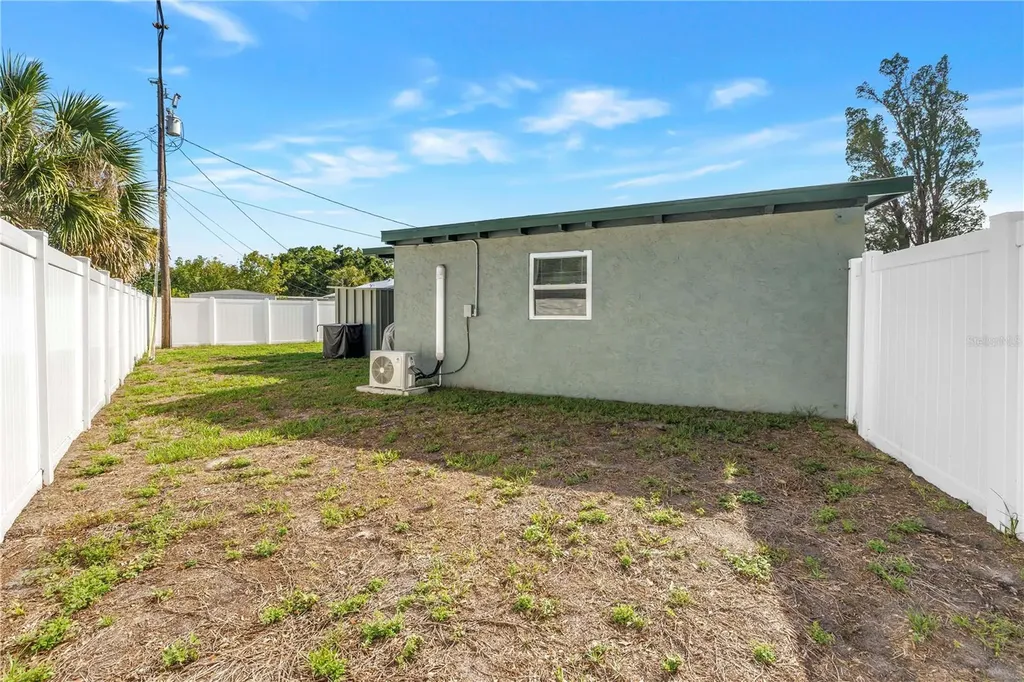 7599 Meadowlawn Drive N St Petersburg FL 33702
