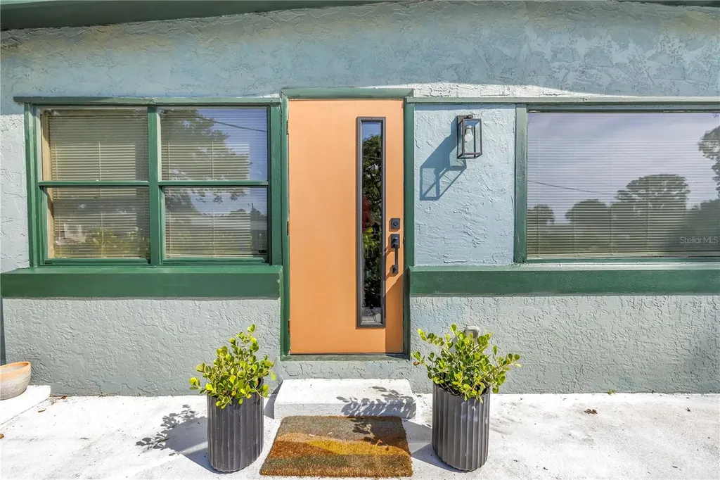 7599 Meadowlawn Drive N St Petersburg FL 33702