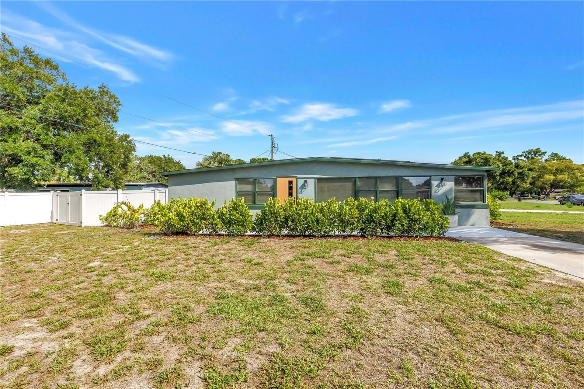 7599 Meadowlawn Drive N St Petersburg FL 33702