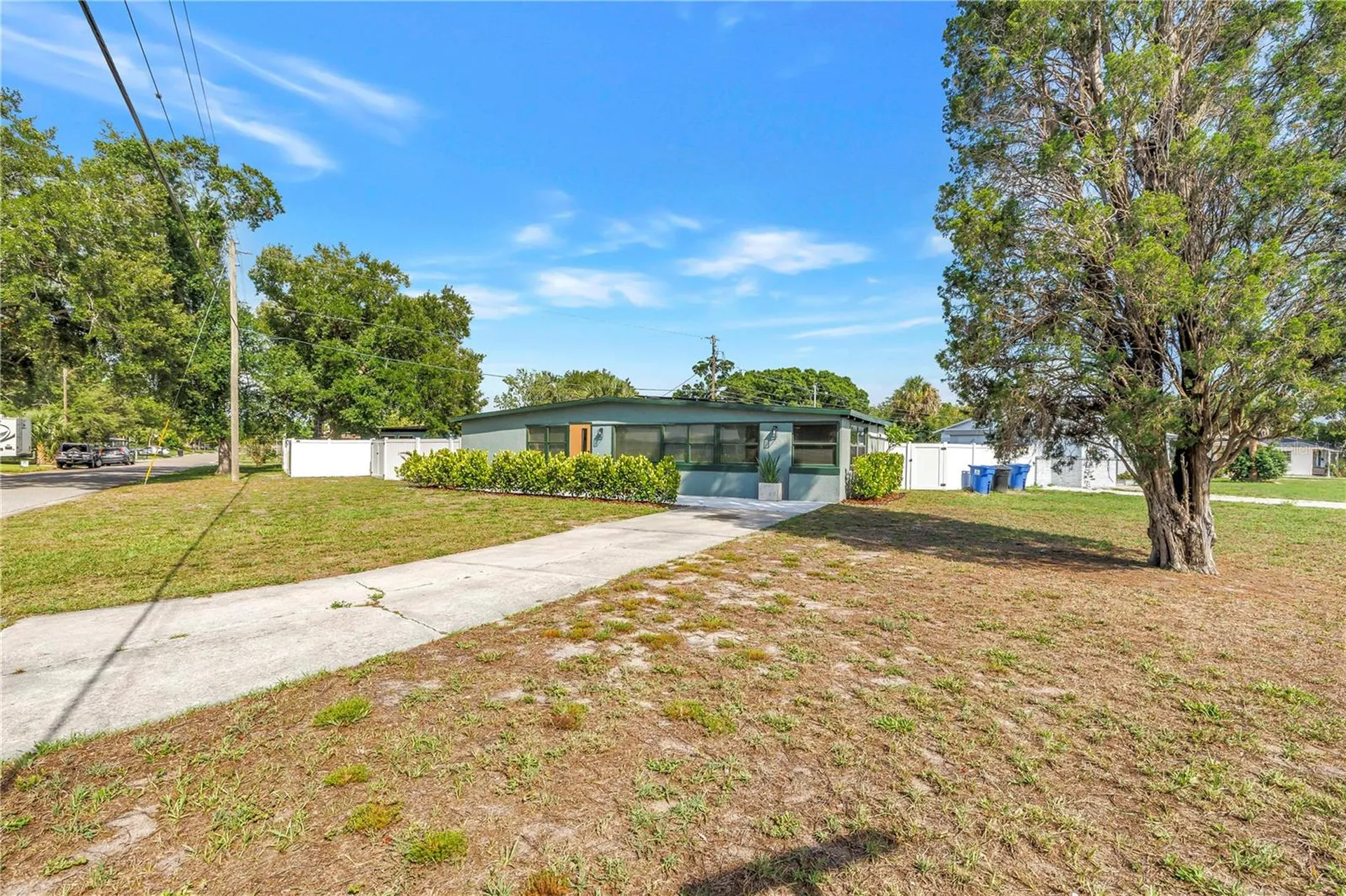 7599 Meadowlawn Drive N St Petersburg FL 33702