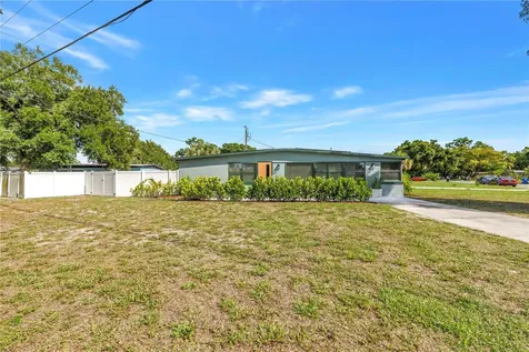 7599 Meadowlawn Drive N St Petersburg FL 33702