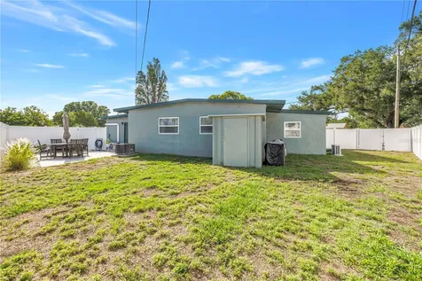 7599 Meadowlawn Drive N St Petersburg FL 33702