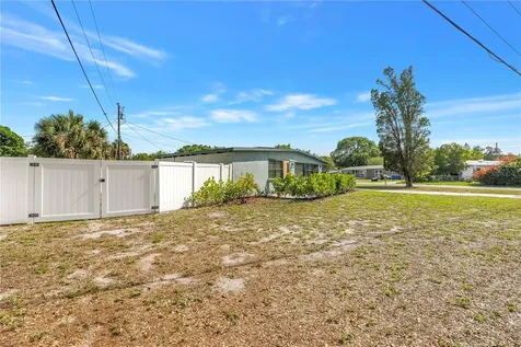 7599 Meadowlawn Drive N St Petersburg FL 33702