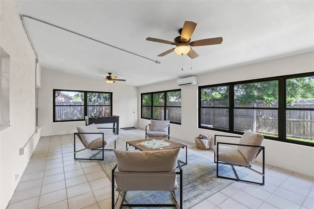 9909 Earlston Street Orlando FL 32817