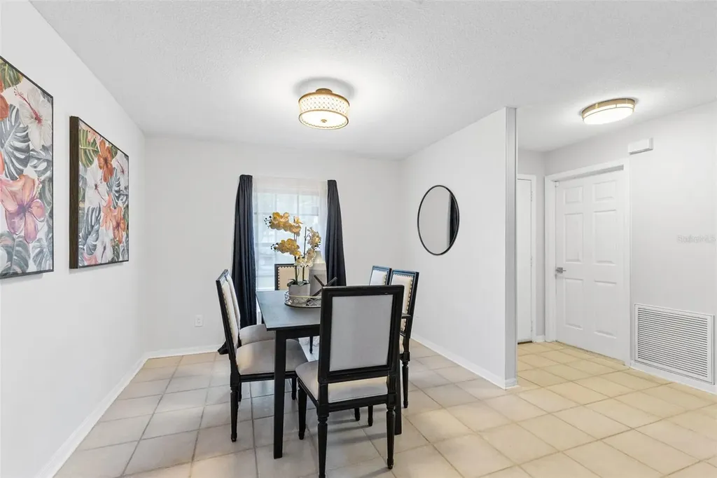 9909 Earlston Street Orlando FL 32817