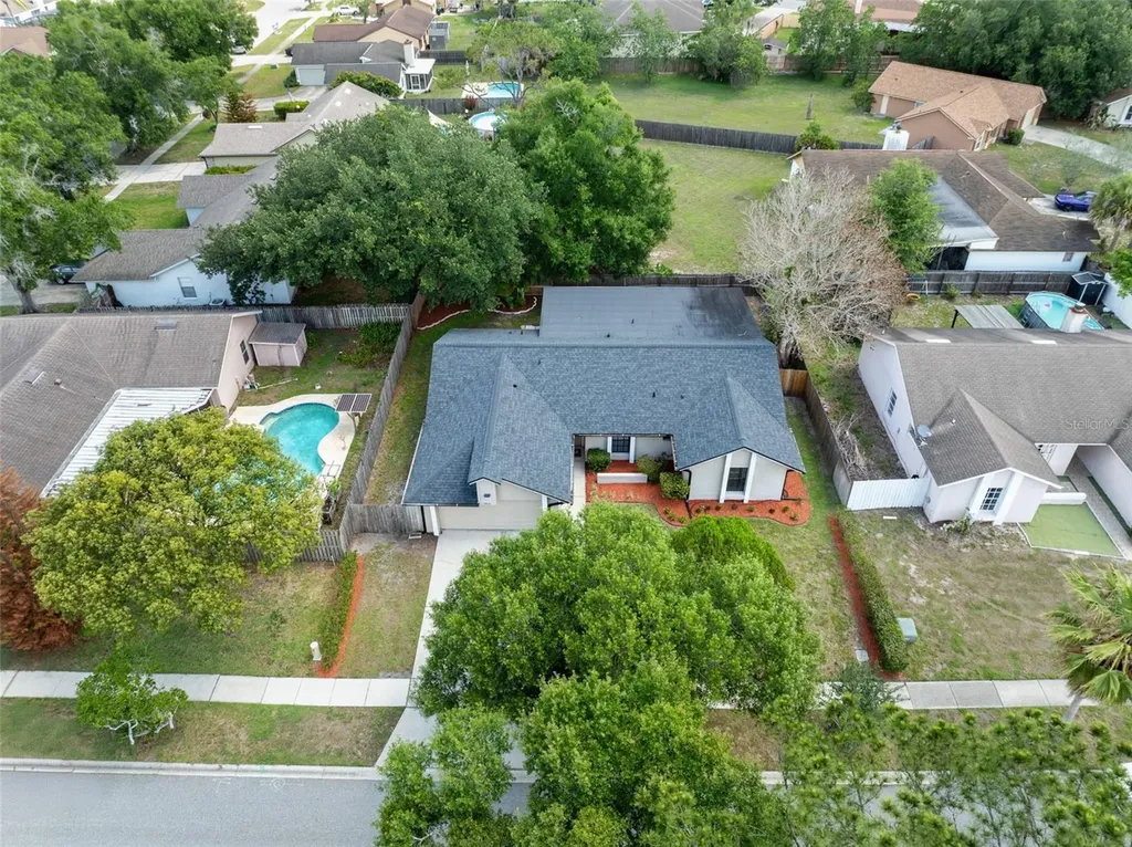 9909 Earlston Street Orlando FL 32817