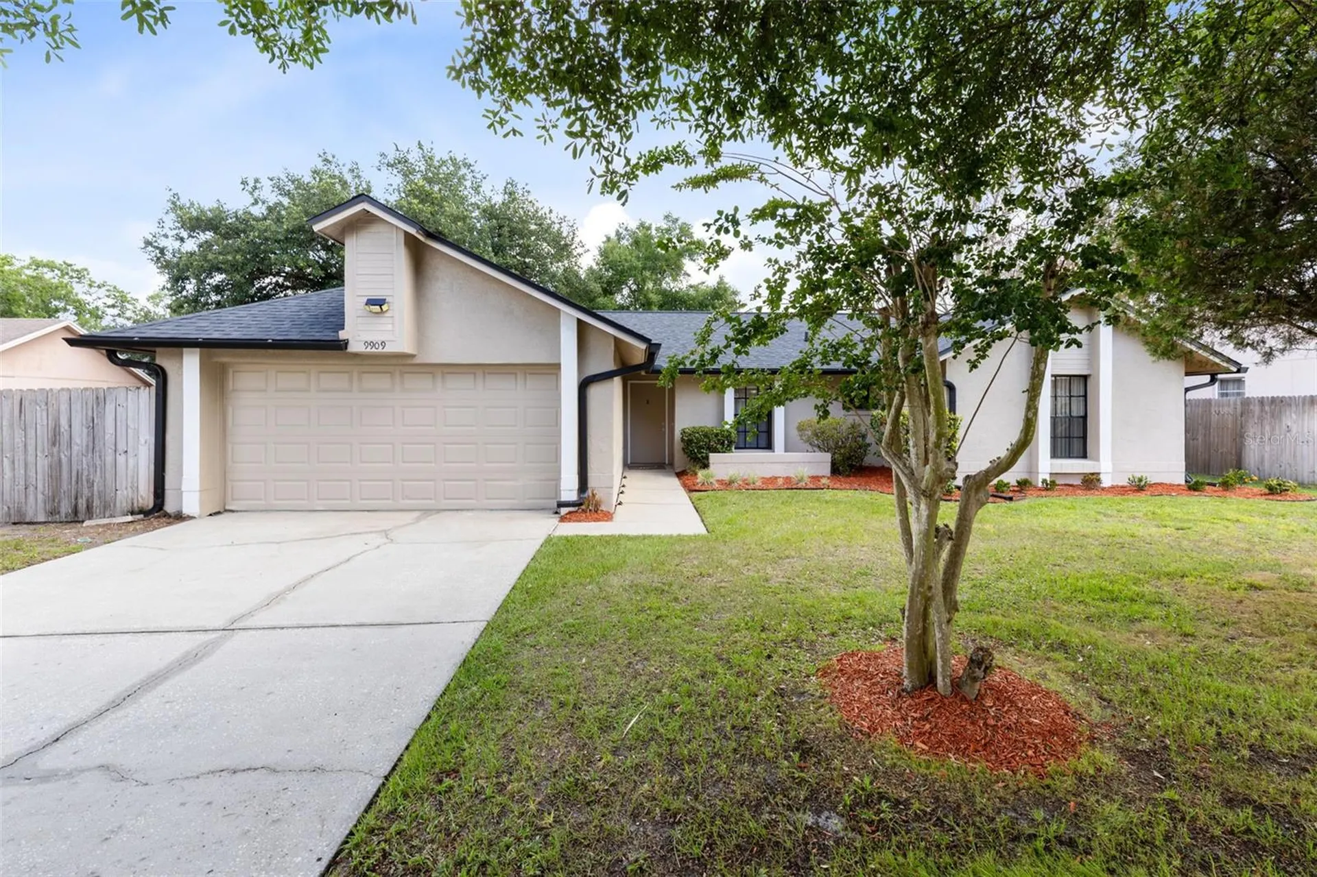 9909 Earlston Street Orlando FL 32817
