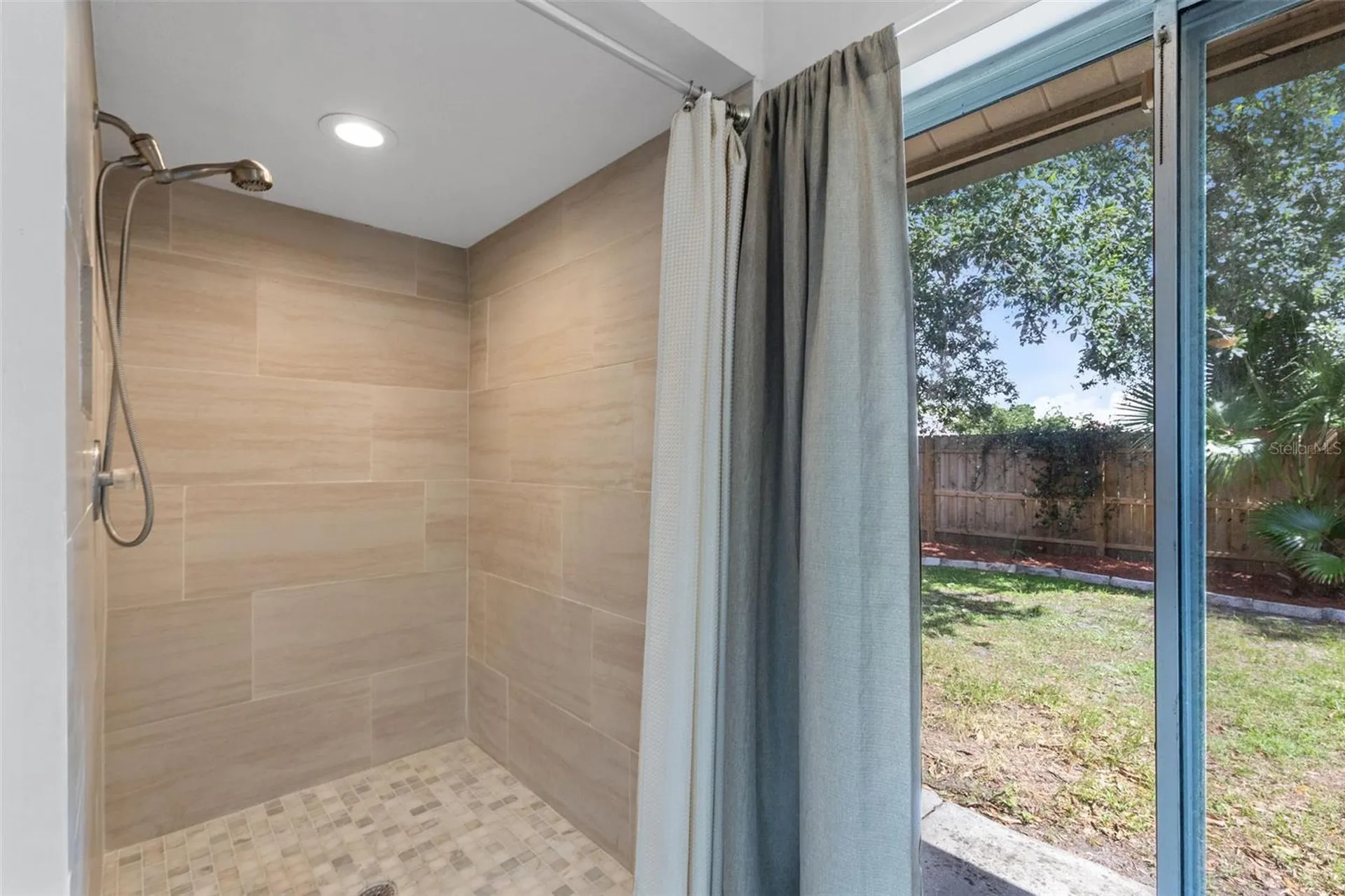 9909 Earlston Street Orlando FL 32817