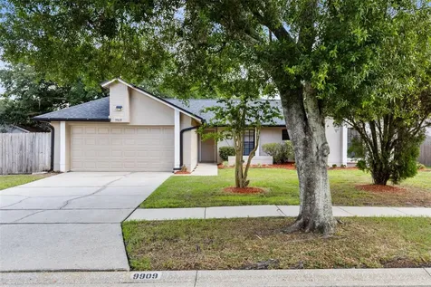 9909 Earlston Street Orlando FL 32817