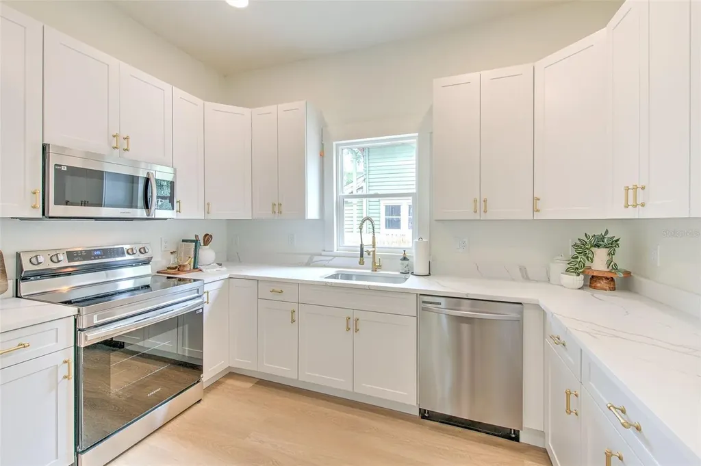 808 7th Street N St Petersburg FL 33701