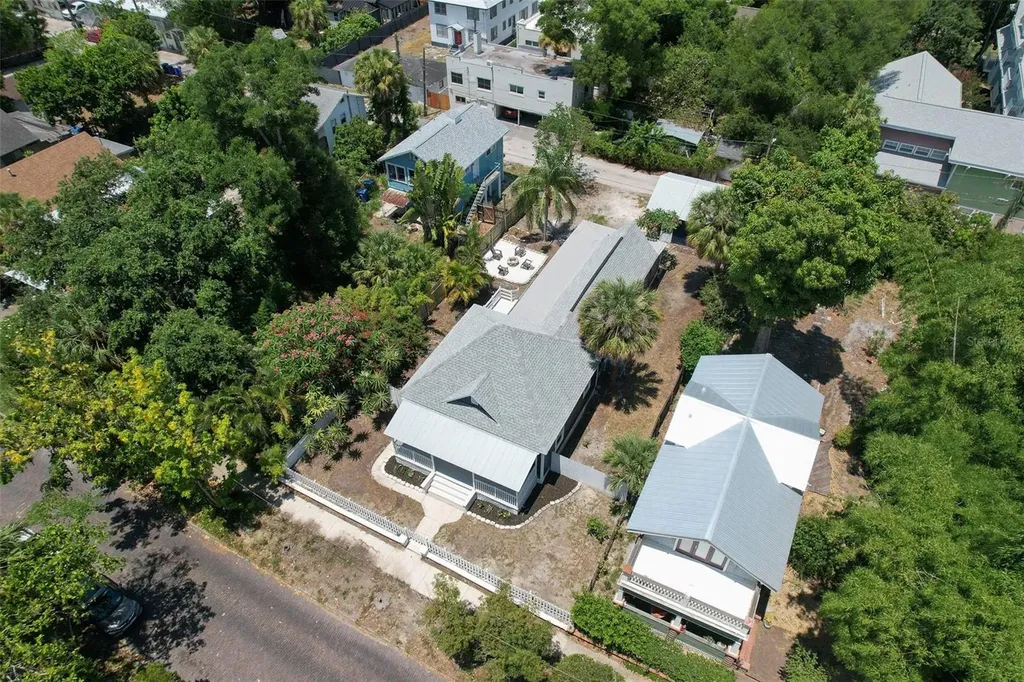 808 7th Street N St Petersburg FL 33701