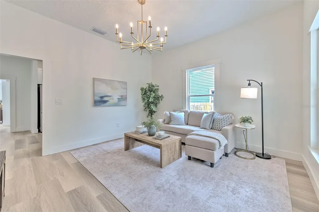 808 7th Street N St Petersburg FL 33701