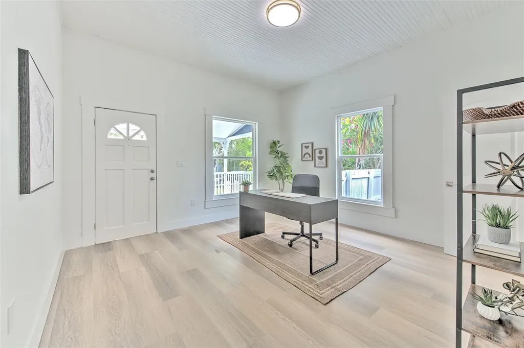 808 7th Street N St Petersburg FL 33701