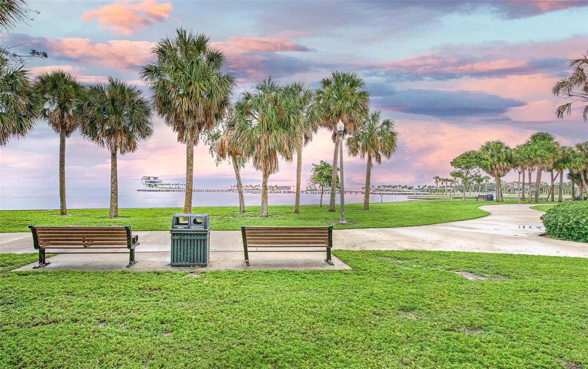 808 7th Street N St Petersburg FL 33701