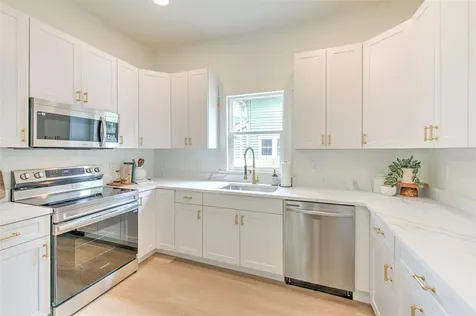 808 7th Street N St Petersburg FL 33701