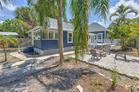 808 7th Street N St Petersburg FL 33701