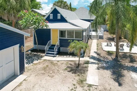 808 7th Street N St Petersburg FL 33701