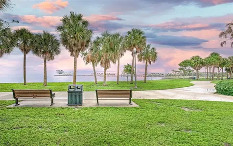 808 7th Street N St Petersburg FL 33701