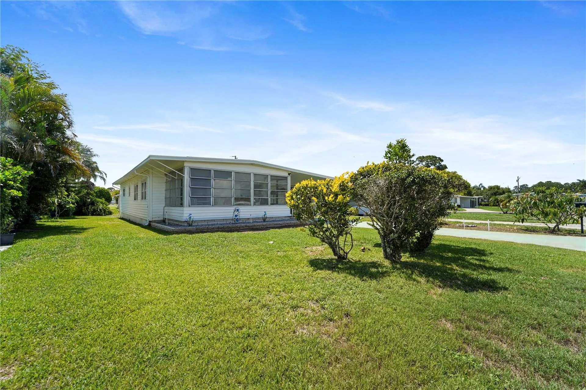 47 Delaware Court S Palm Harbor FL 34684