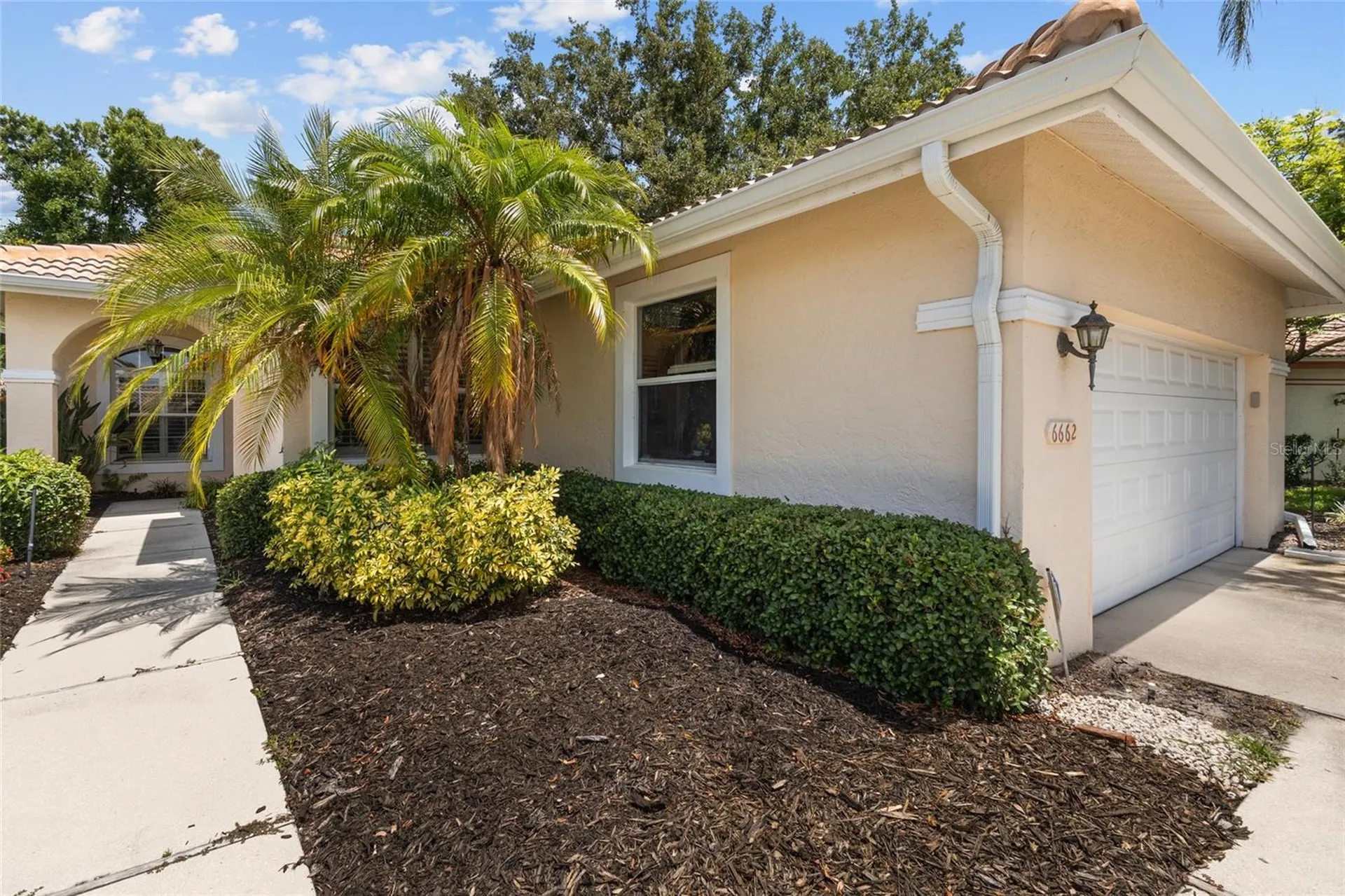 6662 Oakbrooke Circle Bradenton FL 34202