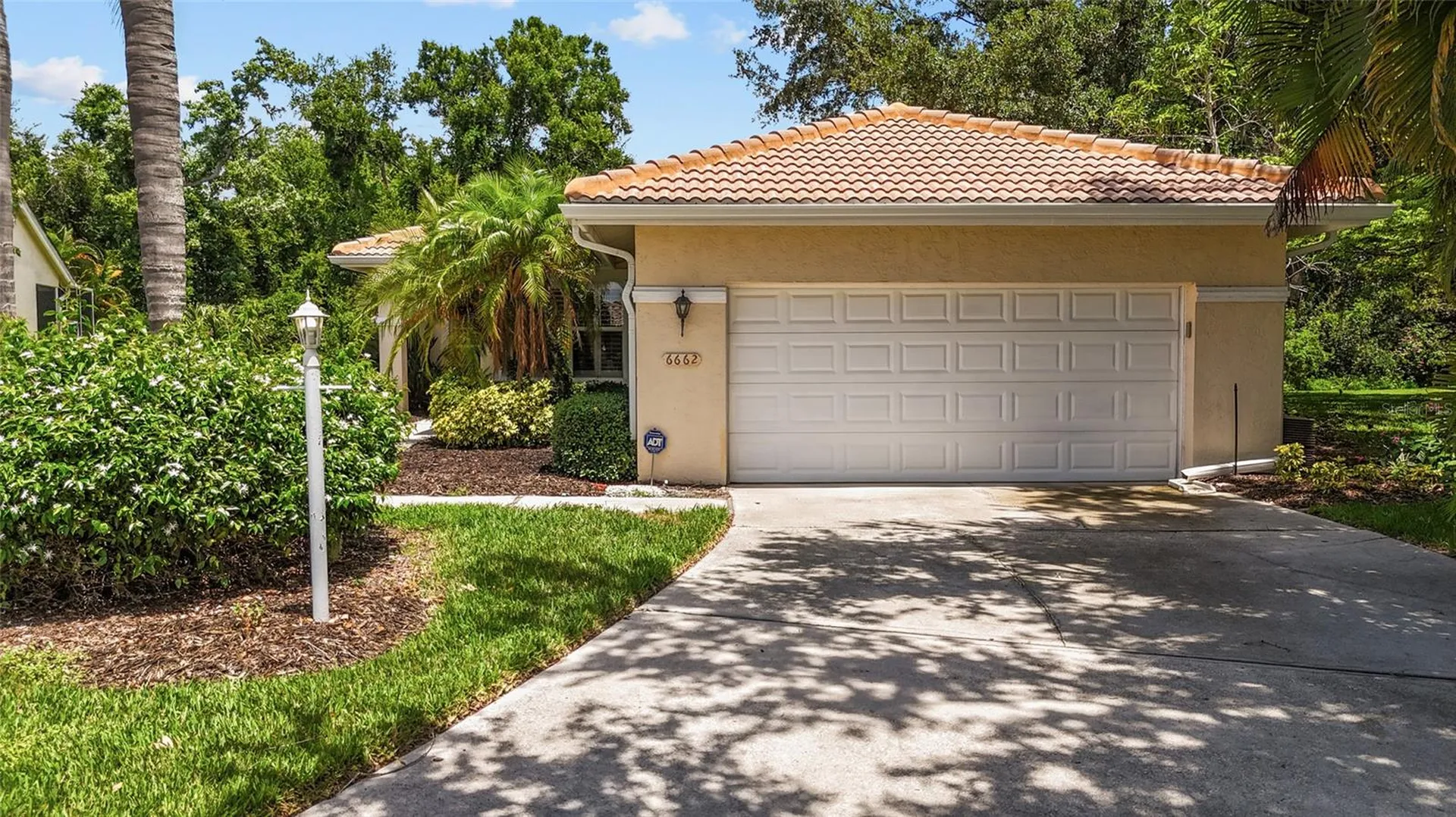 6662 Oakbrooke Circle Bradenton FL 34202
