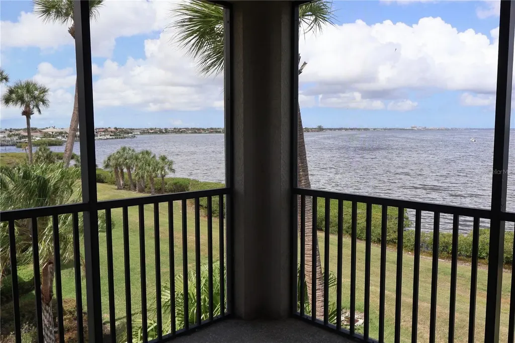 920 Tidewater Shores Loop Bradenton FL 34208