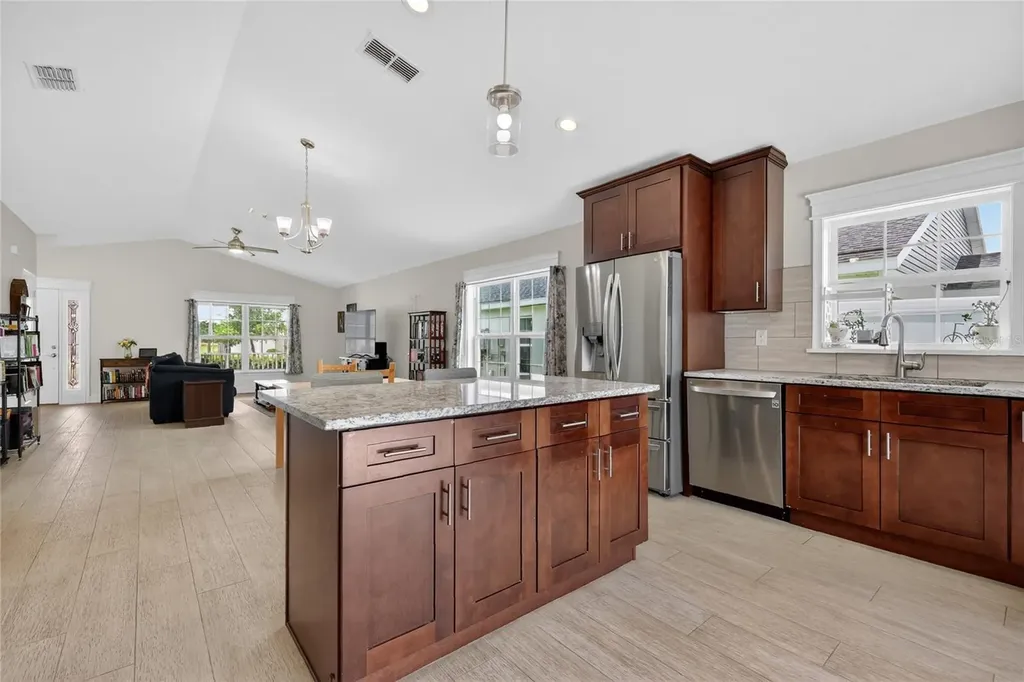 12591 NE 49th Drive Oxford FL 34484