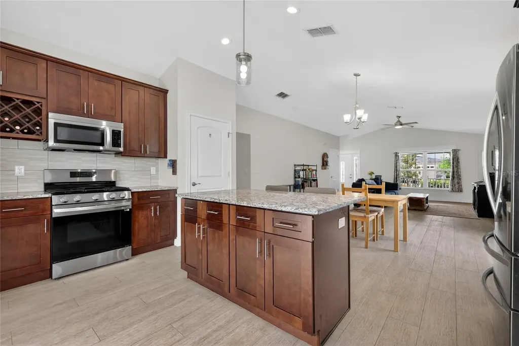 12591 NE 49th Drive Oxford FL 34484