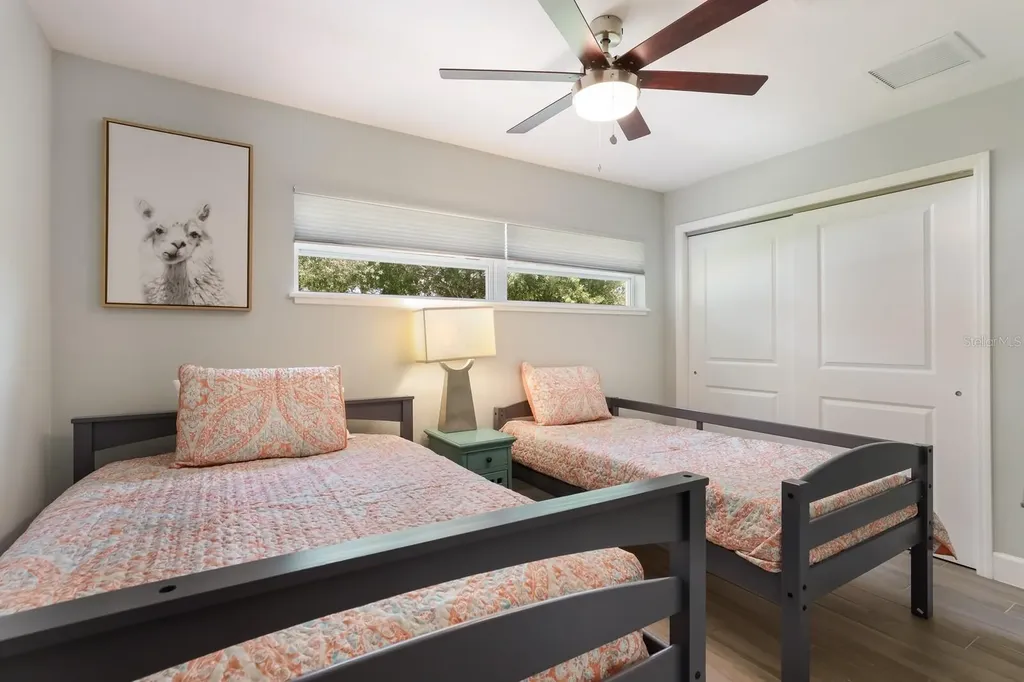 5720 Isanda Place Sarasota FL 34231