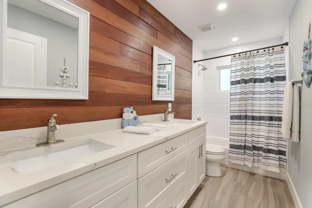 5720 Isanda Place Sarasota FL 34231