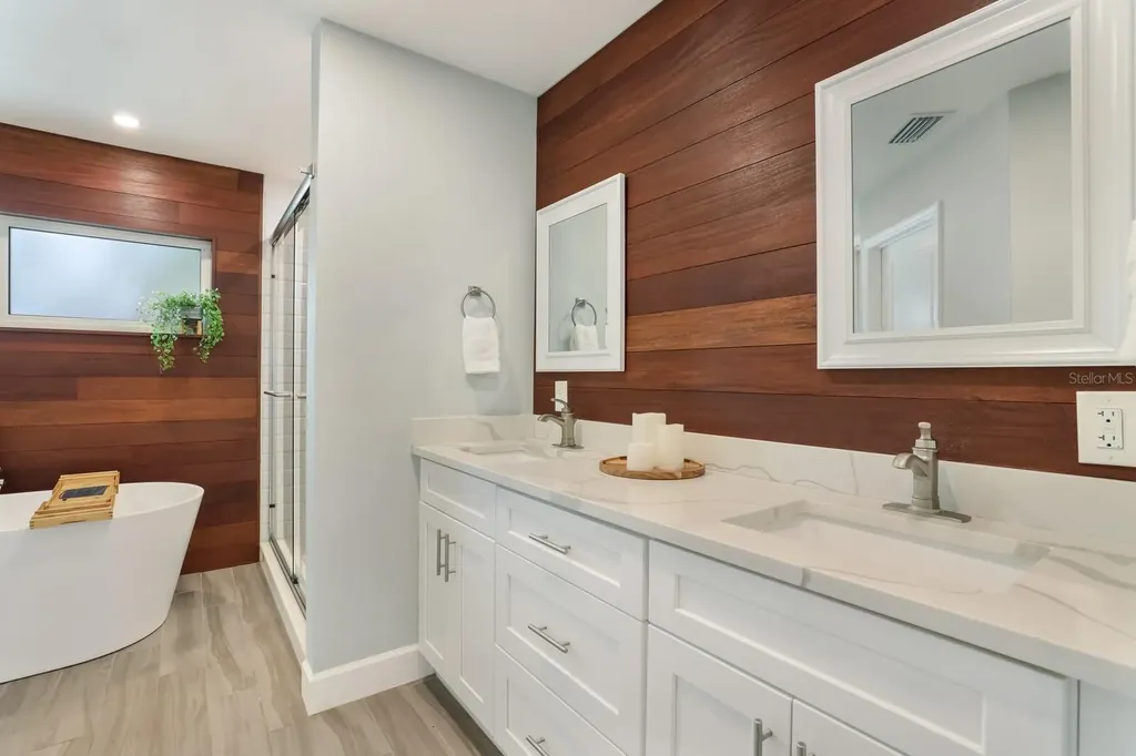 5720 Isanda Place Sarasota FL 34231