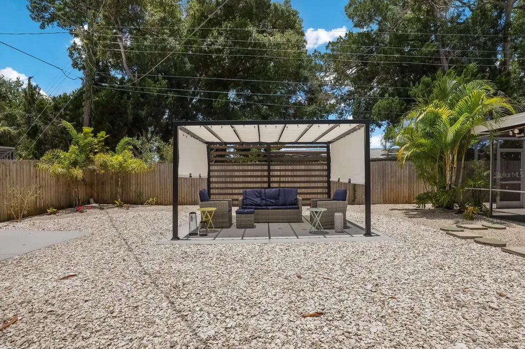 5720 Isanda Place Sarasota FL 34231