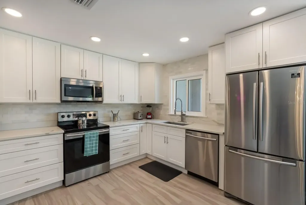 5720 Isanda Place Sarasota FL 34231