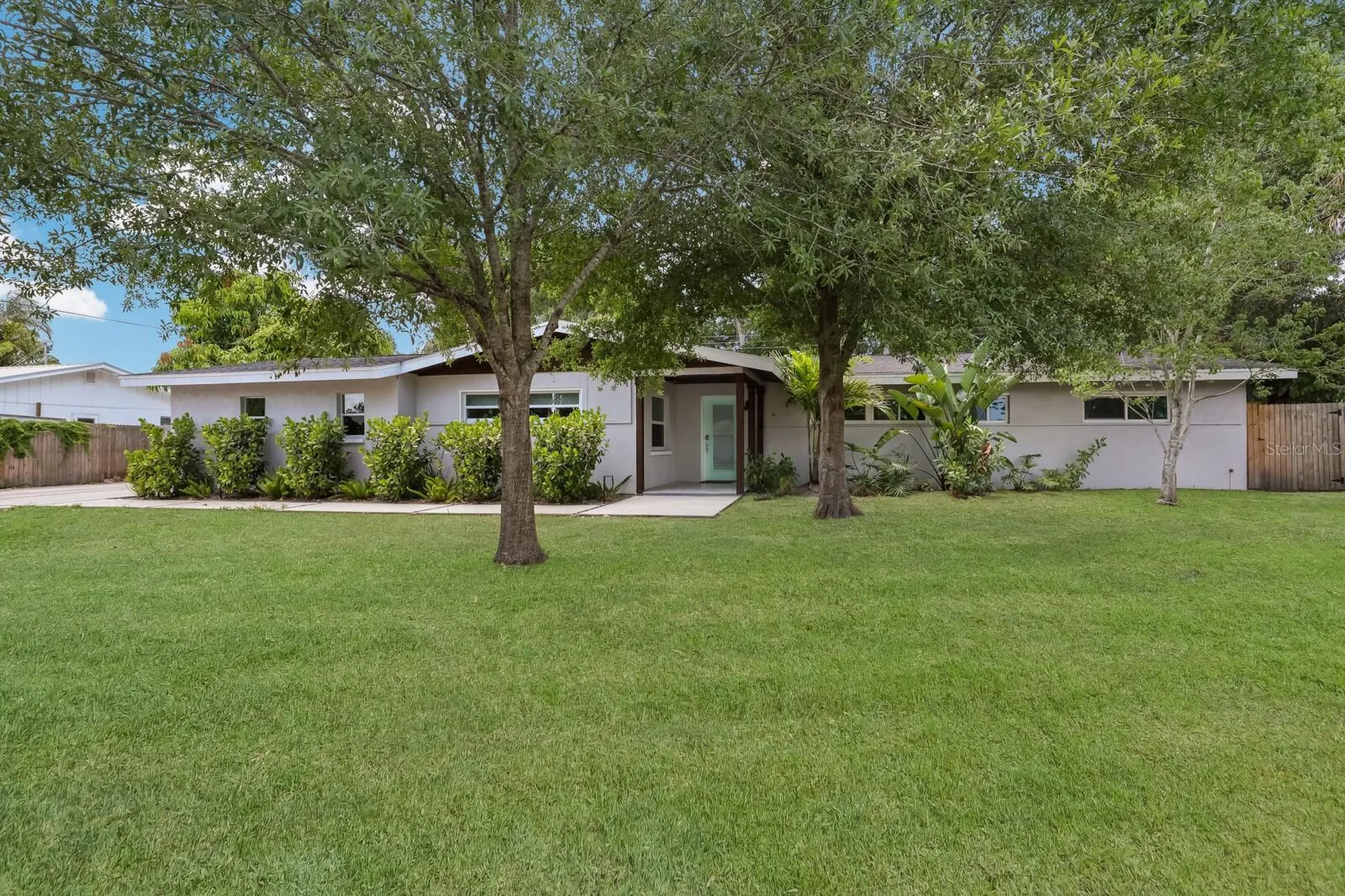 5720 Isanda Place Sarasota FL 34231