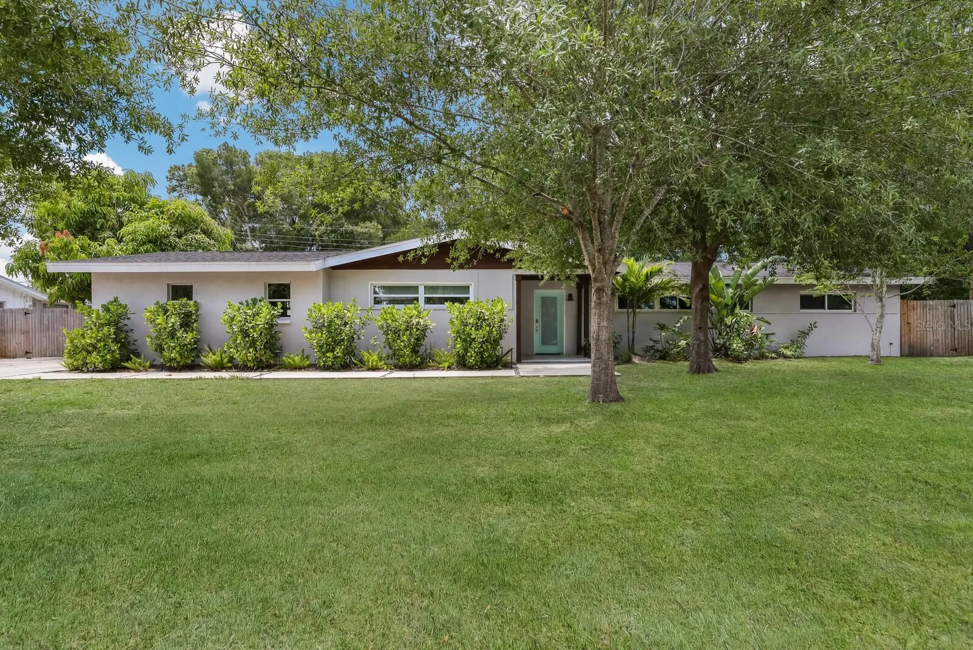 5720 Isanda Place Sarasota FL 34231