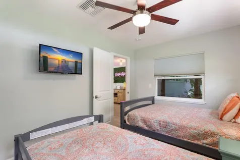 5720 Isanda Place Sarasota FL 34231