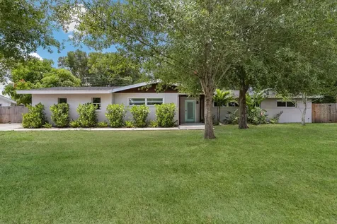 5720 Isanda Place Sarasota FL 34231