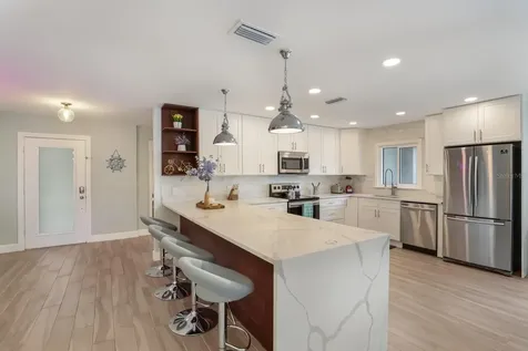 5720 Isanda Place Sarasota FL 34231