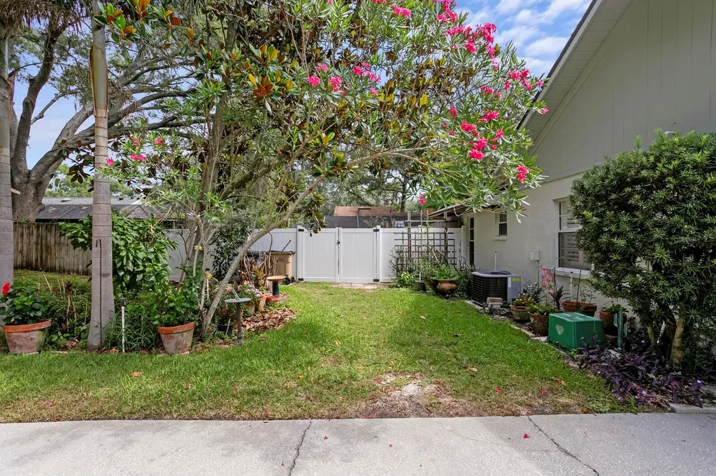 6314 E 112th Avenue Tampa FL 33617