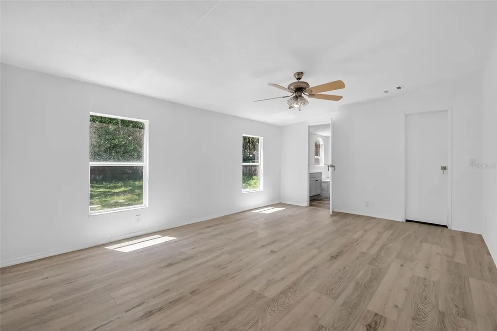 2630 County Road 426c Lake Panasoffkee FL 33538
