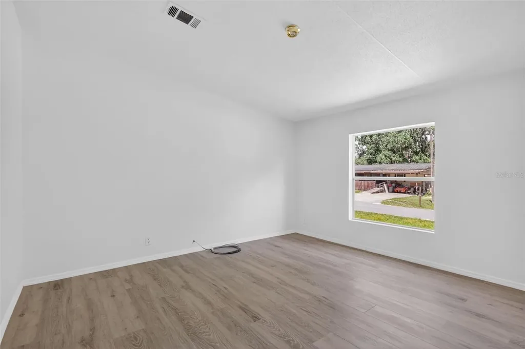 2630 County Road 426c Lake Panasoffkee FL 33538