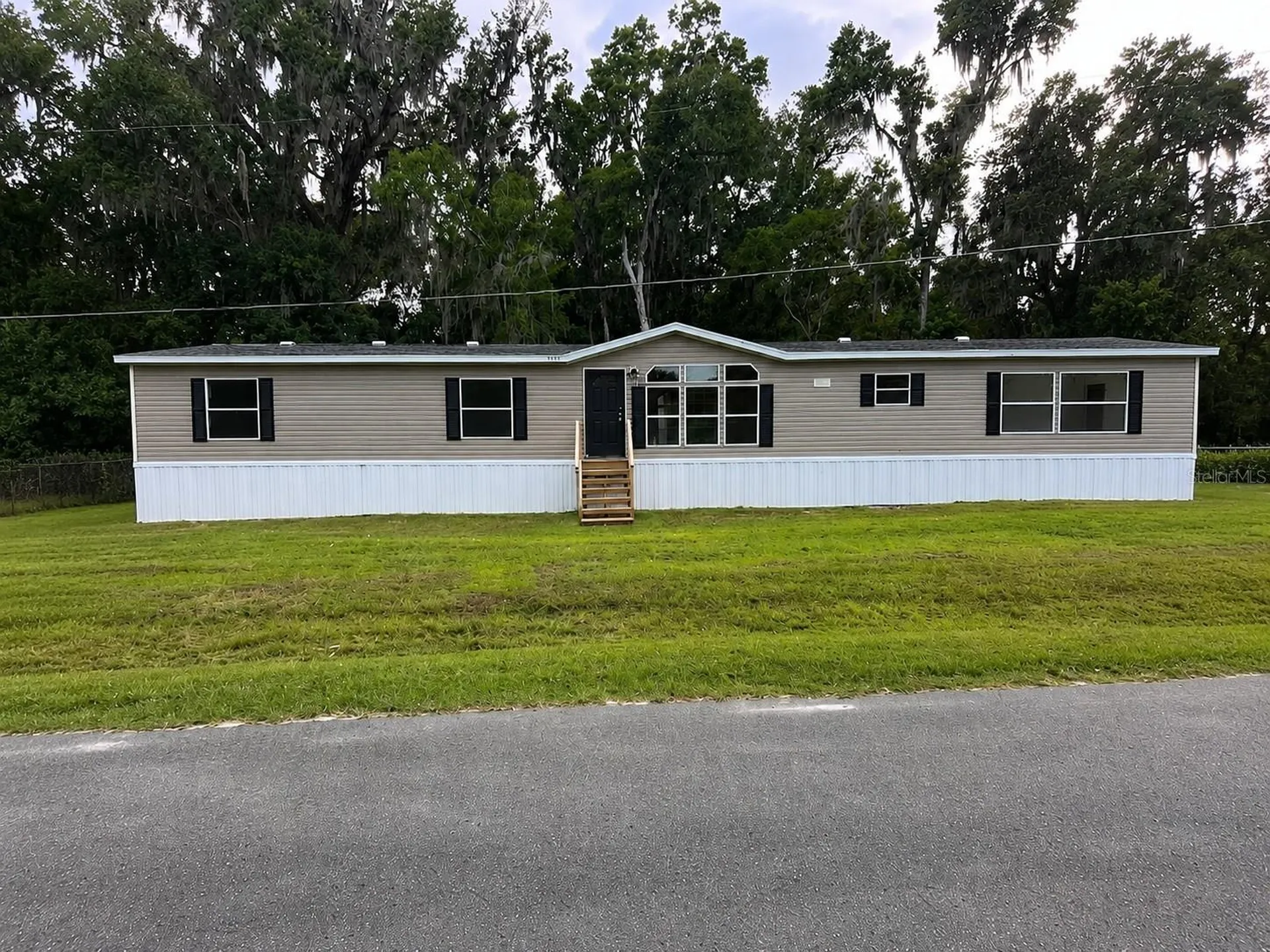 2630 County Road 426c Lake Panasoffkee FL 33538