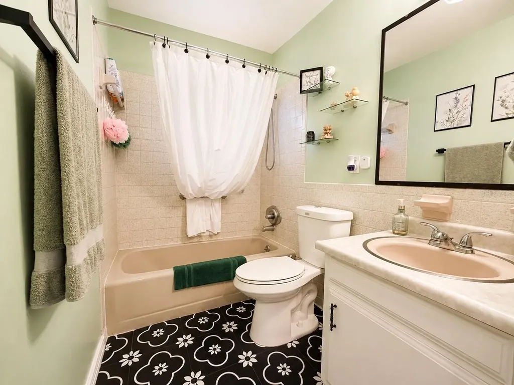 1724 SE 164th Circle Ocklawaha FL 32179