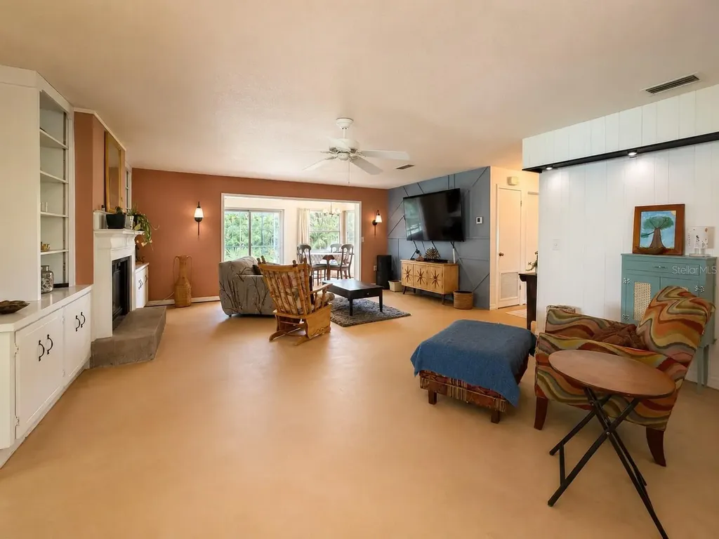 1724 SE 164th Circle Ocklawaha FL 32179